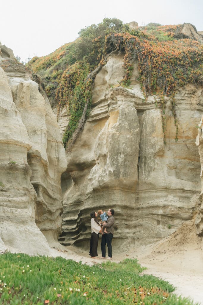 Orange County maternity photographer captures family at the beach