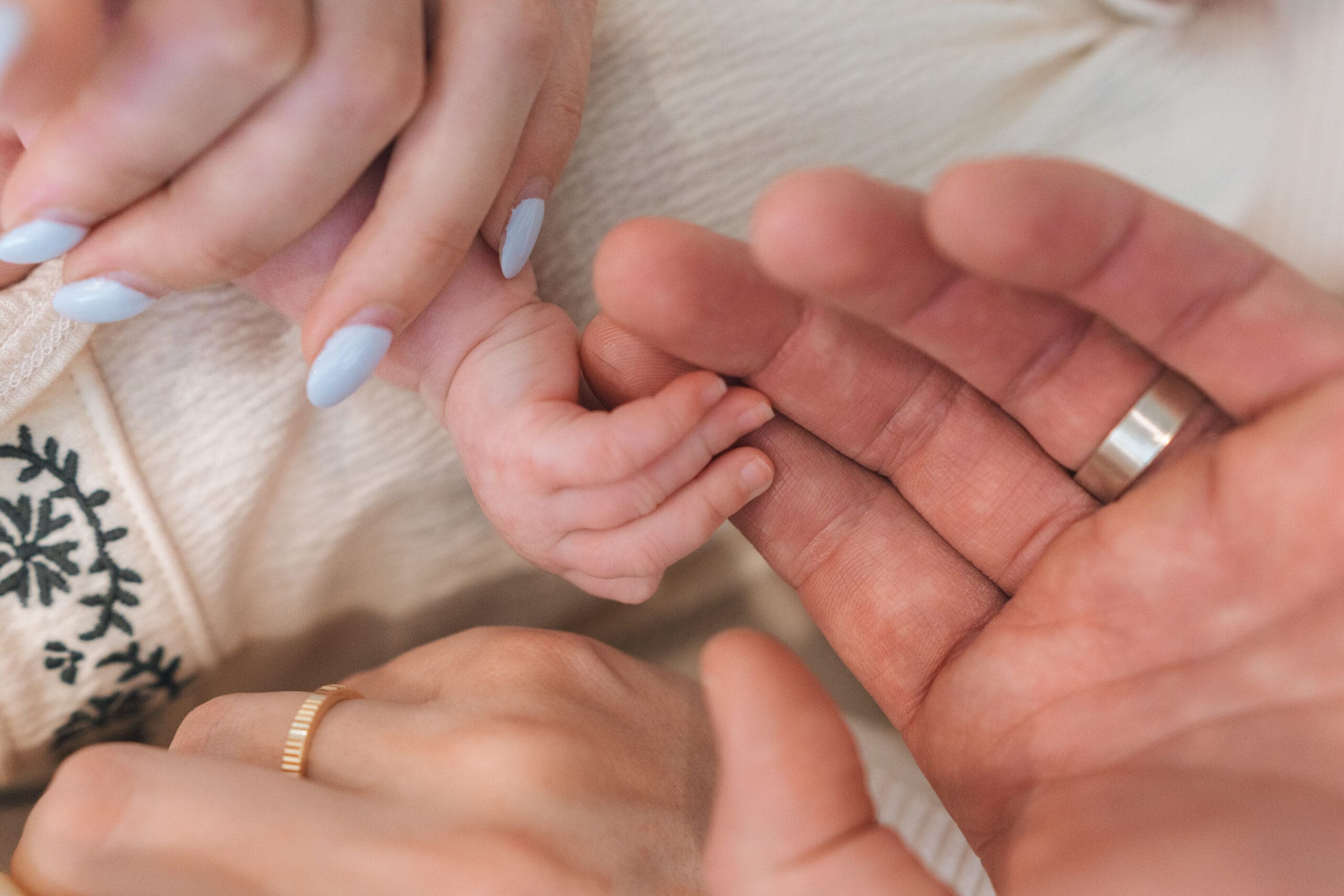 Orange County in-home newborn photographer documents cozy family moments