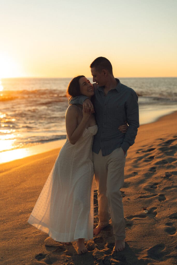 candid couples photo ideas: couple walking hand-in-hand